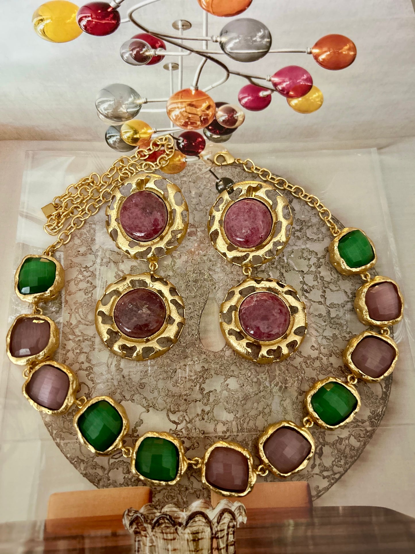 Set in stones necklace